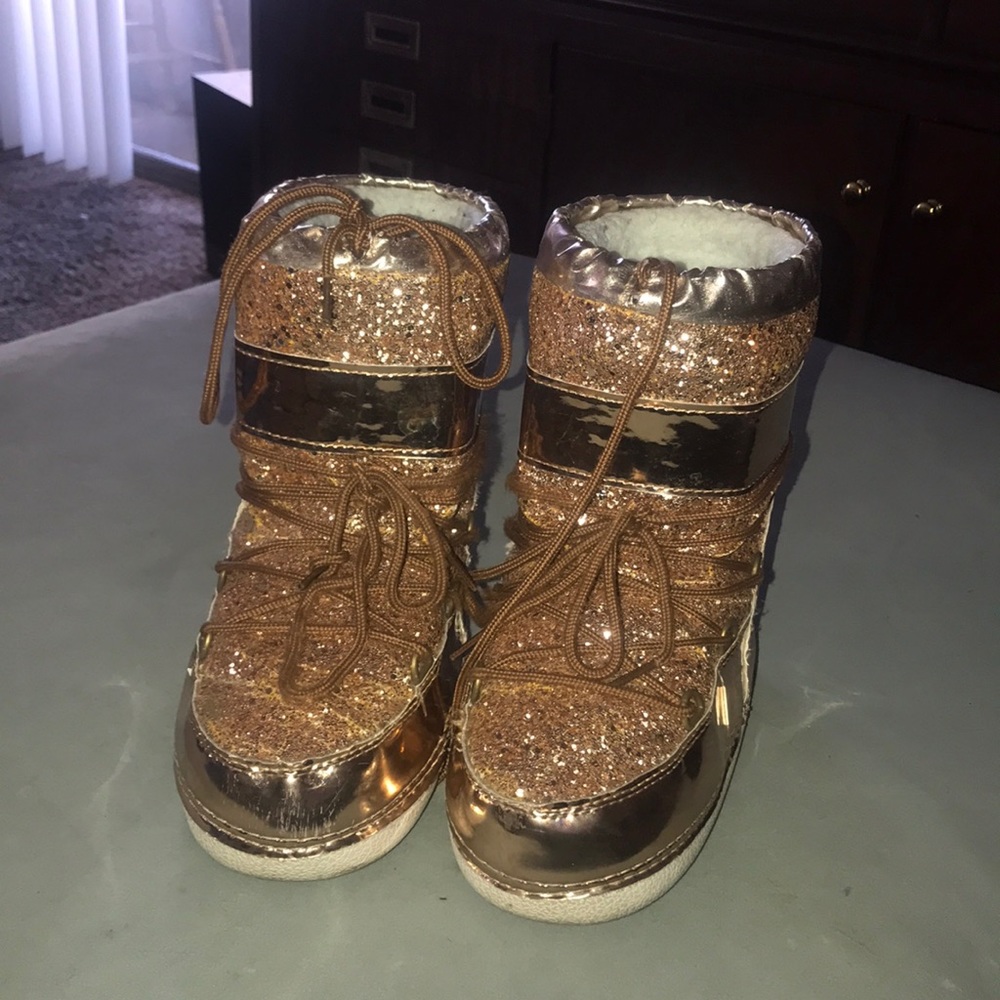 Cape Robbin ROSE GOLD GLITTER MOON BOOTS